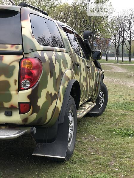Внедорожник / Кроссовер Mitsubishi L 200 2008 в Днепре фото 4 Внедорожник / Кроссовер Mitsubishi L 200 2008 в Днепре