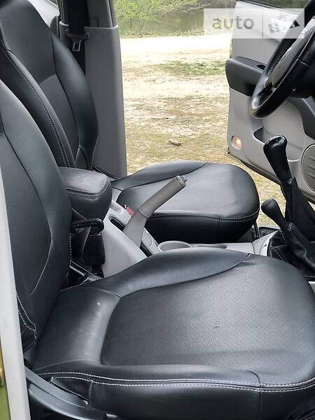 Внедорожник / Кроссовер Mitsubishi L 200 2008 в Днепре фото 9 Внедорожник / Кроссовер Mitsubishi L 200 2008 в Днепре