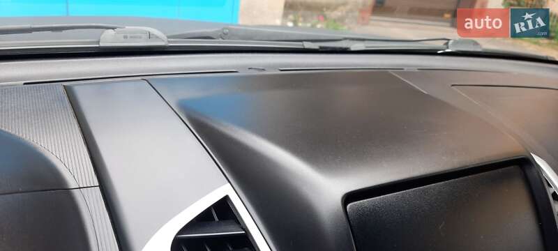 Пикап Mitsubishi L 200 2010 в Харькове