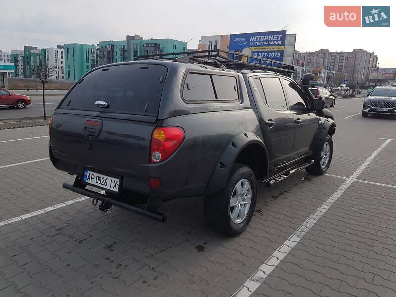 Пикап Mitsubishi L 200 2011 в Киеве