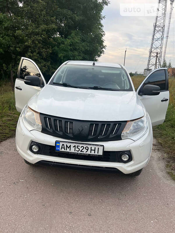 Пікап Mitsubishi L 200 2016 в Житомирі фото 3 Пікап Mitsubishi L 200 2016 в Житомирі