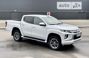 Пікап Mitsubishi L 200 2021 в 