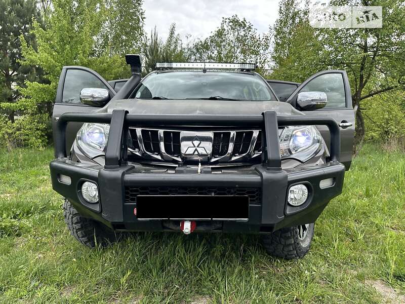 Пикап Mitsubishi L 200 2016 в Киеве