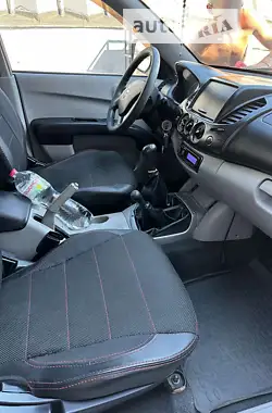 Mitsubishi L 200 2008