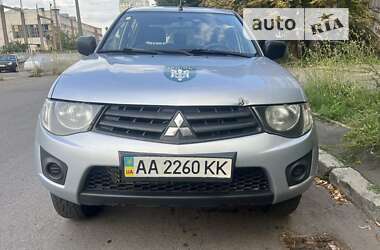 Пікап Mitsubishi L 200 2013 в Києві