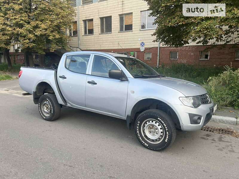 Пикап Mitsubishi L 200 2013 в Киеве