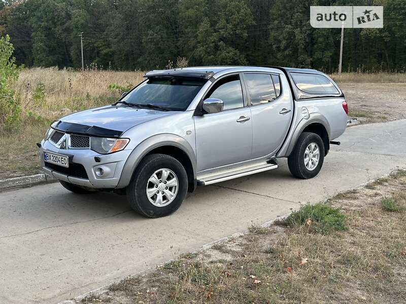 Пікап Mitsubishi L 200 2011 в Новодністровську