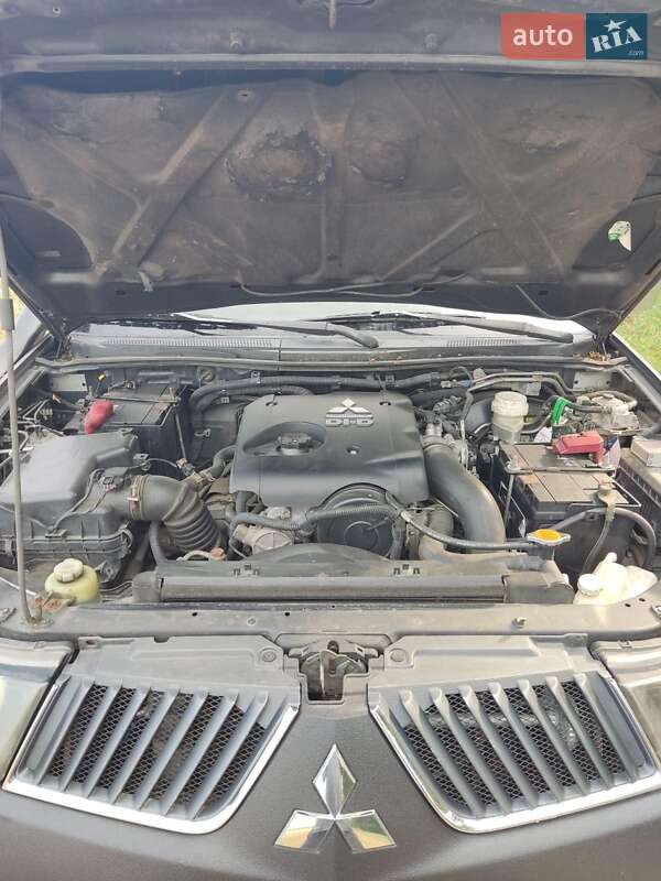 Пикап Mitsubishi L 200 2007 в Киеве