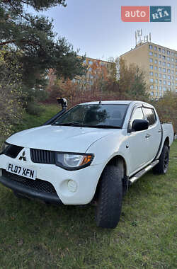 Пикап Mitsubishi L 200 2007 в Киеве