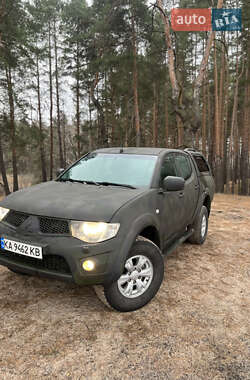 Пікап Mitsubishi L 200 2011 в Києві