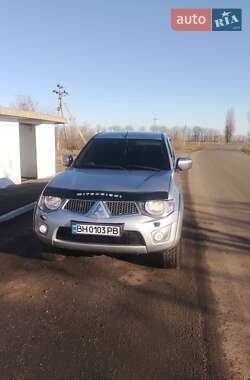 Пикап Mitsubishi L 200 2011 в Подольске