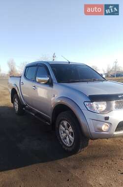 Пикап Mitsubishi L 200 2011 в Подольске