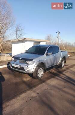 Mitsubishi L 200 2011