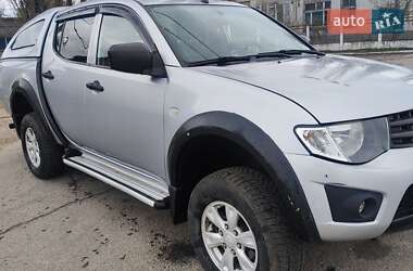 Пикап Mitsubishi L 200 2011 в 
