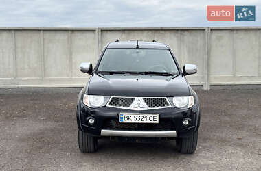 Mitsubishi L 200 2013