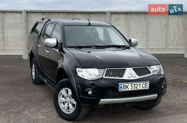 Пикап Mitsubishi L 200 2013 в 