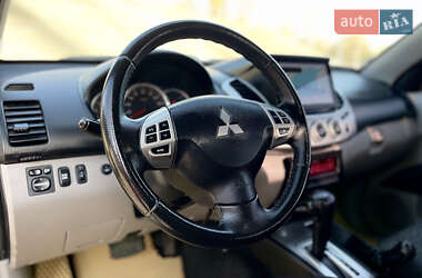 Пікап Mitsubishi L 200 2012 в 