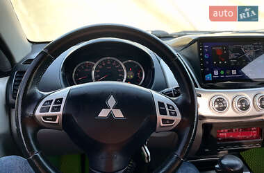 Пікап Mitsubishi L 200 2012 в 