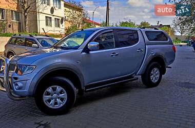 Пикап Mitsubishi L 200 2011 в 