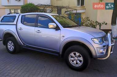 Пикап Mitsubishi L 200 2011 в 