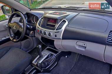 Пикап Mitsubishi L 200 2011 в 