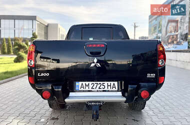Пікап Mitsubishi L 200 2012 в 