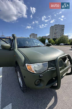 Пікап Mitsubishi L 200 2006 в 