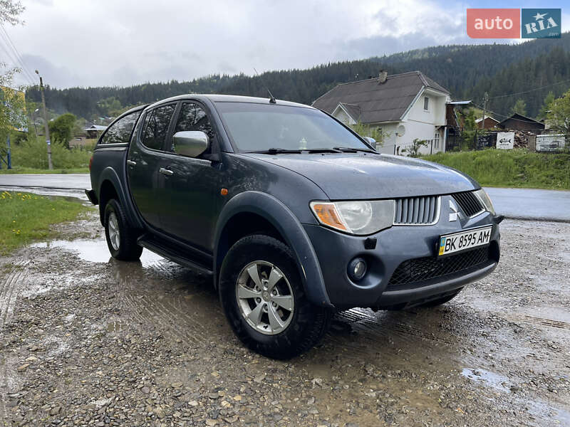 Пикап Mitsubishi L 200 2008 в Ивано-Франковске фото 2 Пикап Mitsubishi L 200 2008 в Ивано-Франковске