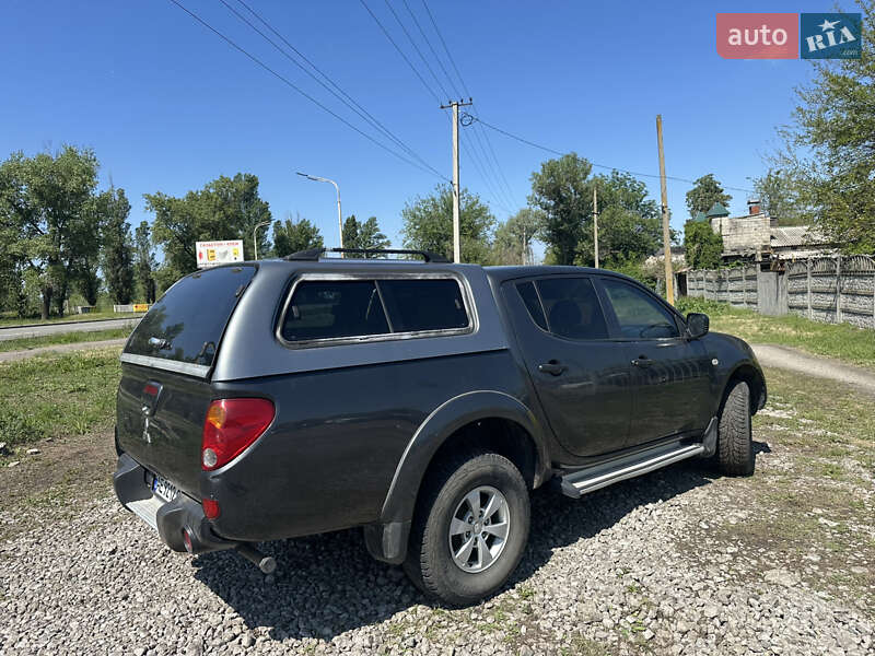 Пікап Mitsubishi L 200 2013 в Павлограді