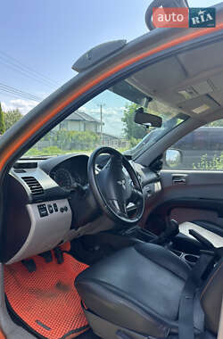 Пикап Mitsubishi L 200 2012 в 