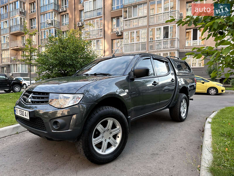 Пикап Mitsubishi L 200 2013 в Киеве