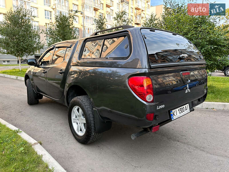 Пикап Mitsubishi L 200 2013 в Киеве