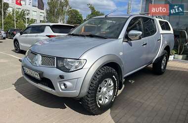 Пикап Mitsubishi L 200 2012 в 