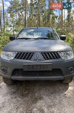 Пикап Mitsubishi L 200 2010 в Киеве