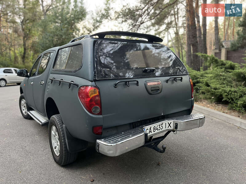 Пикап Mitsubishi L 200 2007 в Новомосковске