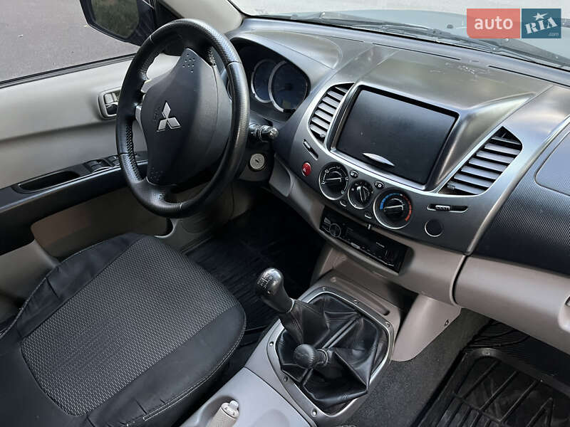 Пикап Mitsubishi L 200 2007 в Новомосковске