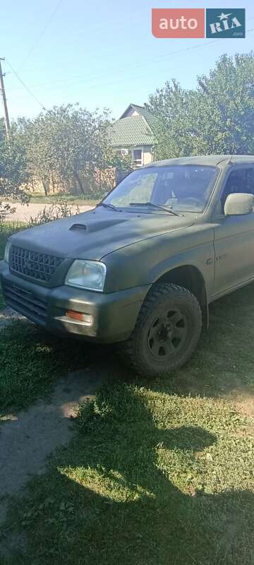 Mitsubishi L 200 2003
