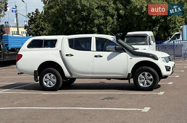 Пикап Mitsubishi L 200 2012 в 