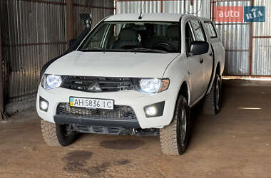Пикап Mitsubishi L 200 2012 в 