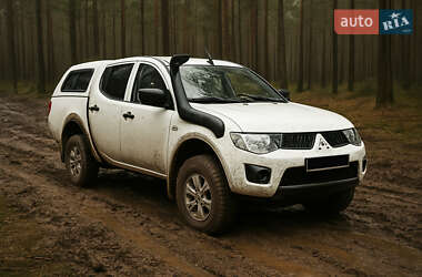 Mitsubishi L 200 2012