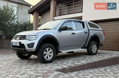Пикап Mitsubishi L 200 2011 в 