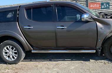 Mitsubishi L 200 2013