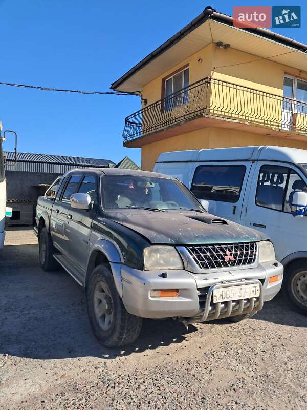 Mitsubishi L 200 2002