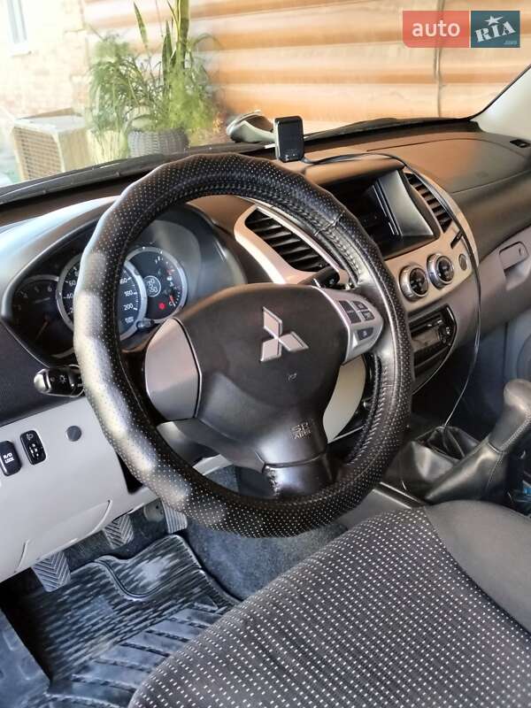 Пикап Mitsubishi L 200 2012 в Дружковке