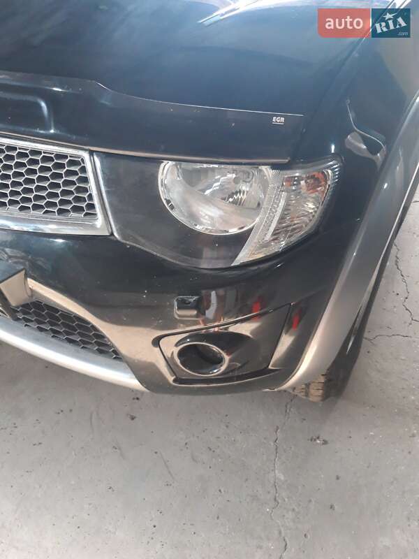 Mitsubishi L 200 2011