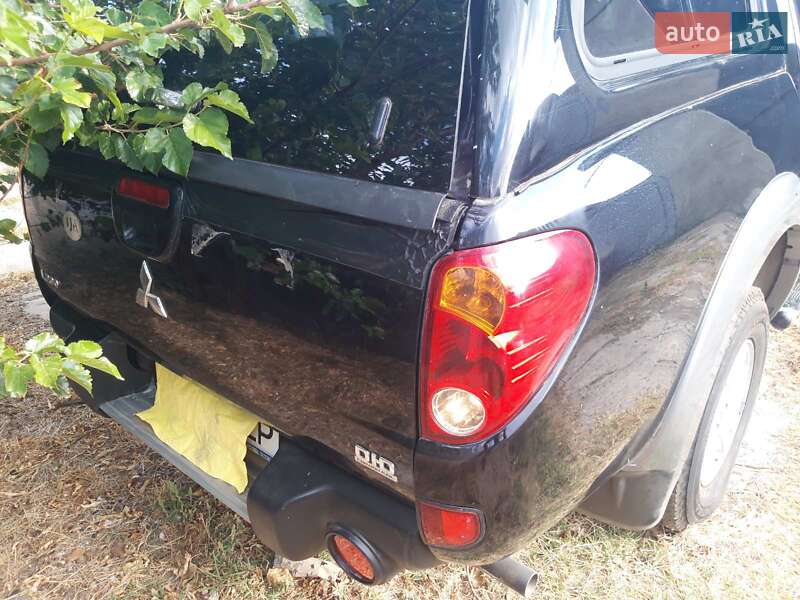 Пикап Mitsubishi L 200 2011 в Сарате