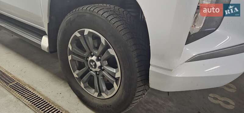 Пикап Mitsubishi L 200 2019 в Киеве