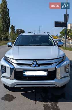 Mitsubishi L 200 2019