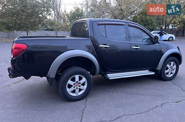 Mitsubishi L 200 2009