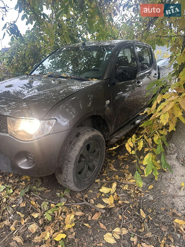 Пикап Mitsubishi L 200 2010 в Харькове фото 4 Пикап Mitsubishi L 200 2010 в Харькове